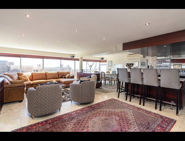 6 BEDROOM HOUSE FOR SALE IN BLOUBERGSTRAND